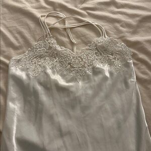Vintage Intimo Amore Collection ivory slip nightgown  Size medium/ large